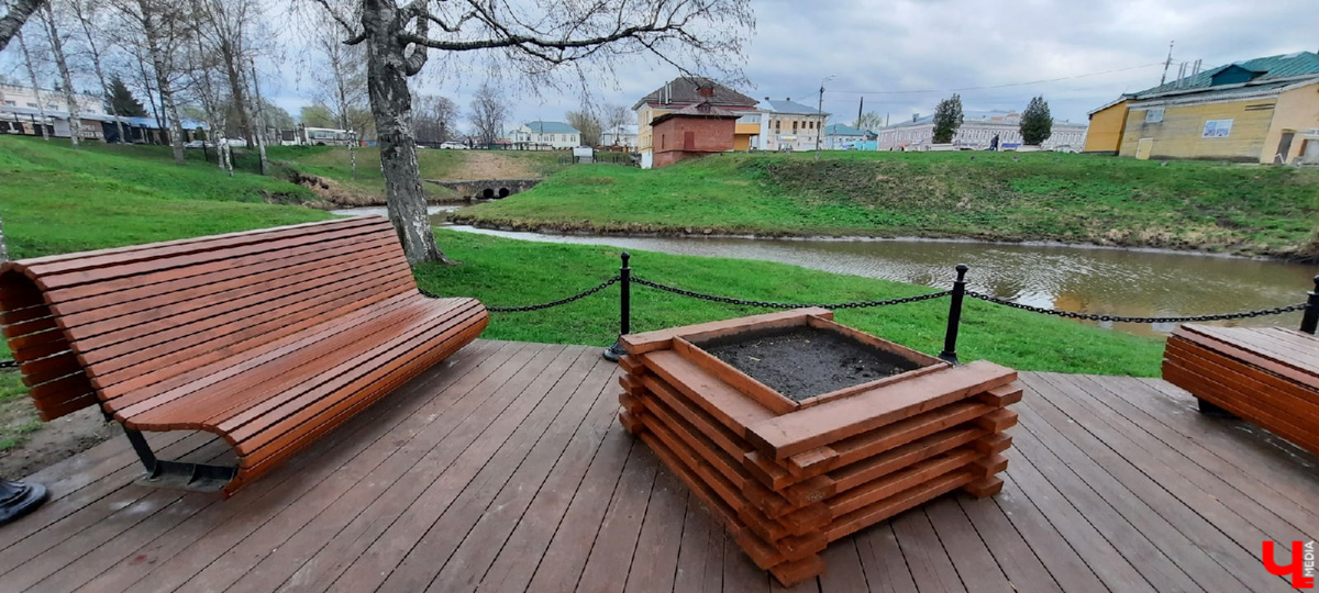 Не так давно журналист «Ключ-Медиа» побывала в Мышкине и Ростове Великом. А по дороге между городами успела заглянуть в Углич. Что там можно посмотреть всего за час? И стоило ли тратить время?