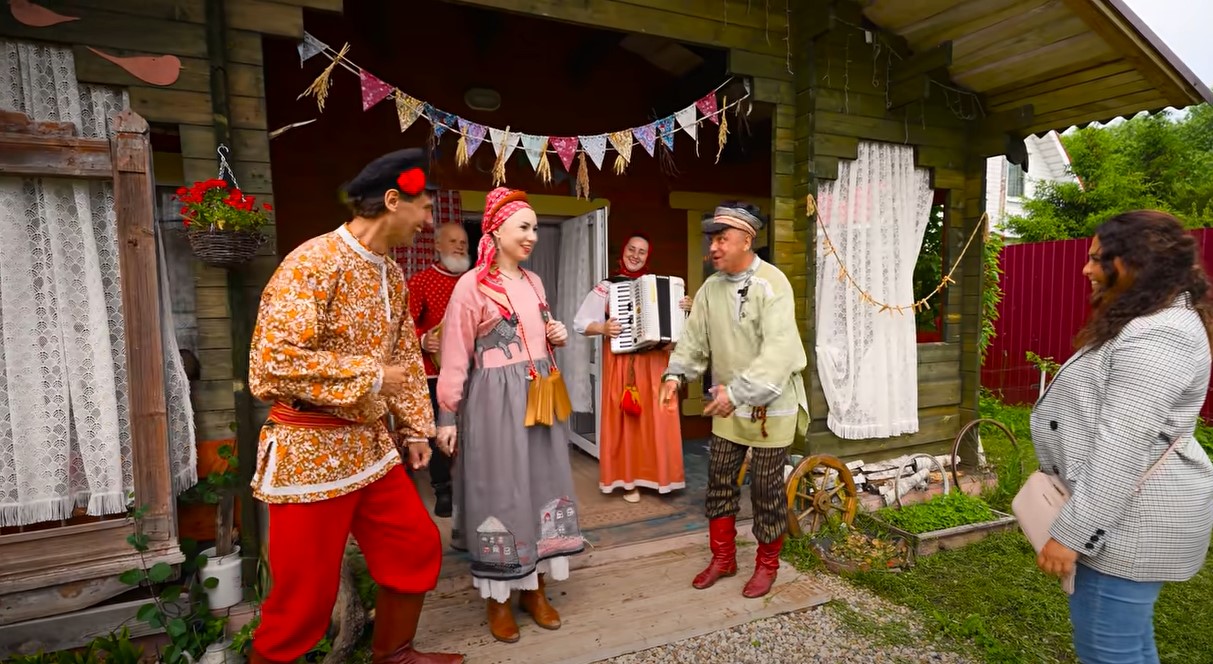 Автор блога «Ян Буян — Путешествия» не только огурцы в Суздале ела, но и впечатлялась местными легендами.