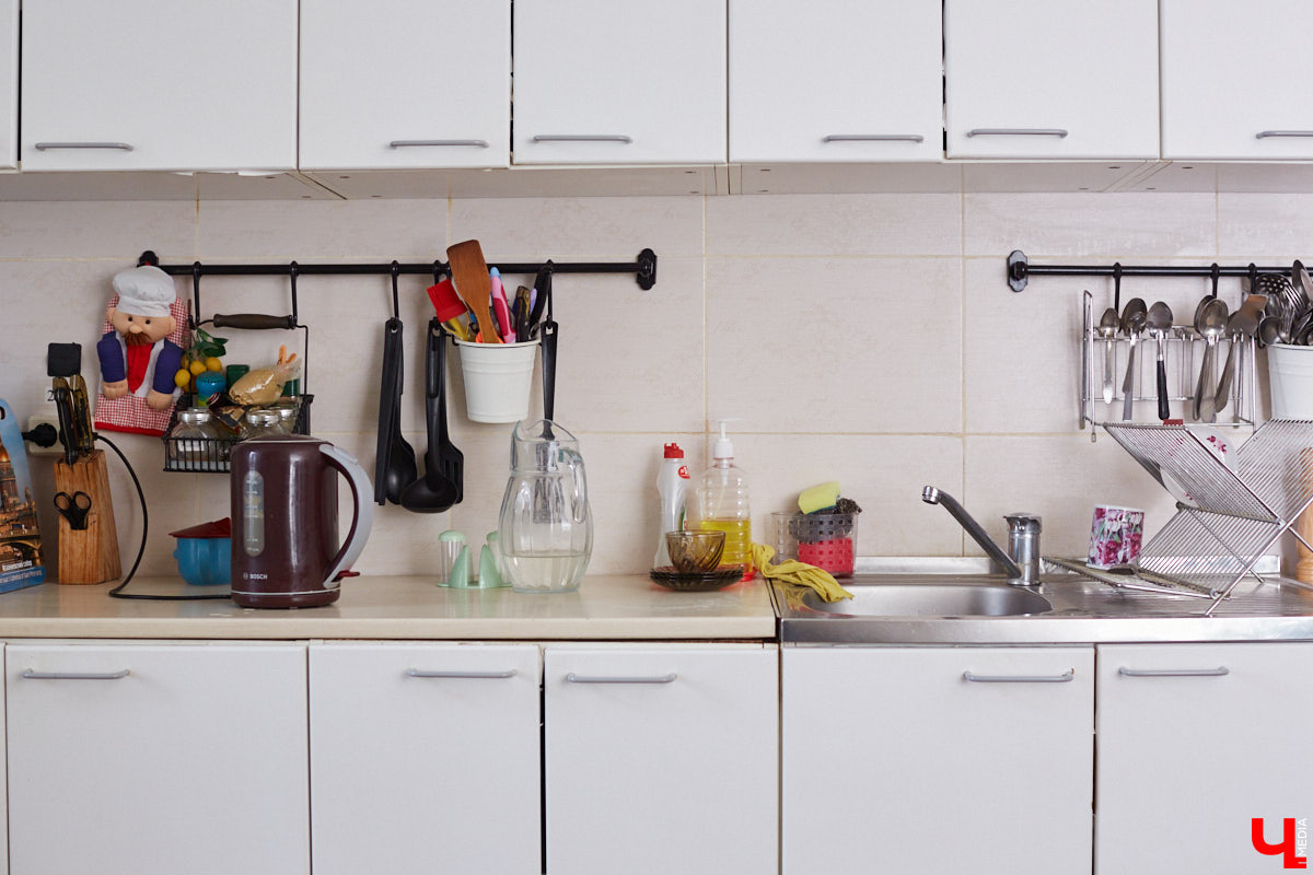 Во Владимире есть место, куда обращаются за психологической, юридической, социальной поддержкой те, кто остался без крова над головой, получил травму после развода, либо же стал жертвой морального давления или абьюза в семье. Сотрудницы отделения помощи женщинам рассказали «Ключ-Медиа» несколько подобных историй и раскрыли принцип работы стационара.