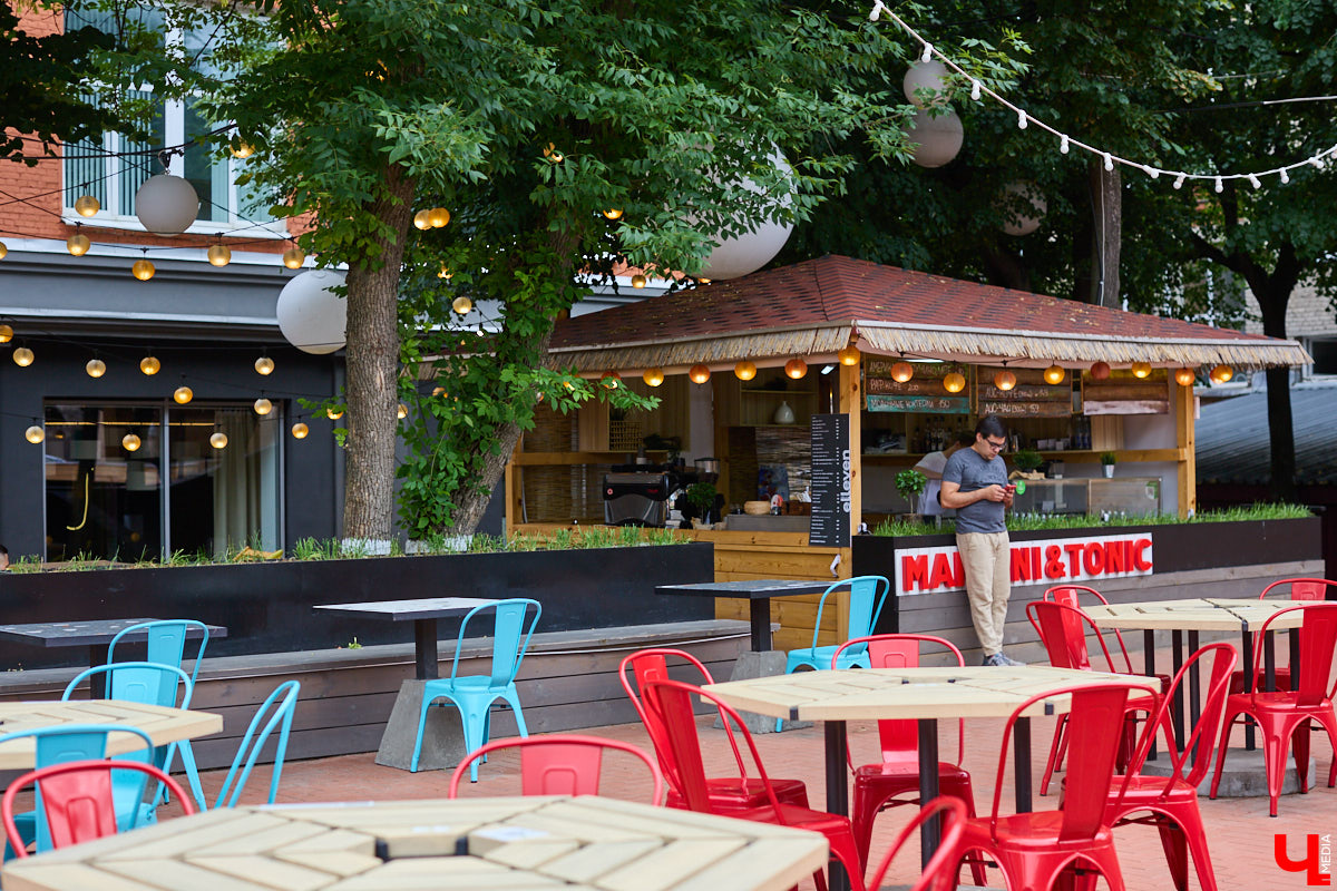 Готовимся культурно потреблять с «Рынком на Студеной»! Любителям напитков из винограда сообщаем, что в эту субботу стартует фестиваль «Riesling Weeks». Узнаем, как стать сомелье за один день и уйти домой с подарком.