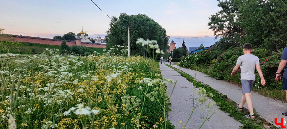 В Суздале за великолепным пейзажем далеко ходить не надо. Но все же порой гостю древнего города нелегко сориентироваться. Поэтому мы составили фотогид для большой прогулки.