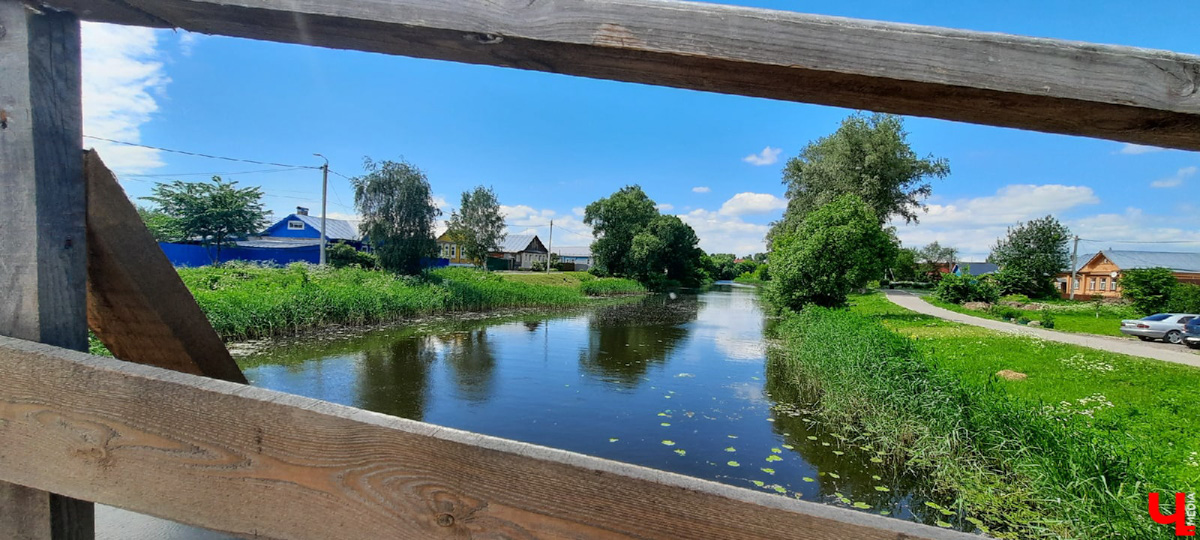 В Суздале за великолепным пейзажем далеко ходить не надо. Но все же порой гостю древнего города нелегко сориентироваться. Поэтому мы составили фотогид для большой прогулки.