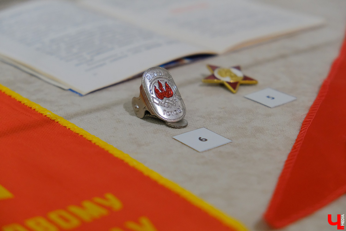 Побывали вчера на открытии новой экспозиции в МЦ «Палаты», где представлены уникальные предметы быта советских детей. Выставка охватывает период с 1930 по 1980 годы и вызывает неподдельное чувство ностальгии.