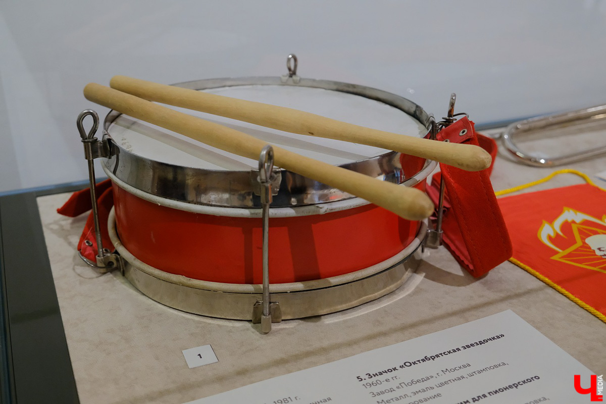 Побывали вчера на открытии новой экспозиции в МЦ «Палаты», где представлены уникальные предметы быта советских детей. Выставка охватывает период с 1930 по 1980 годы и вызывает неподдельное чувство ностальгии.