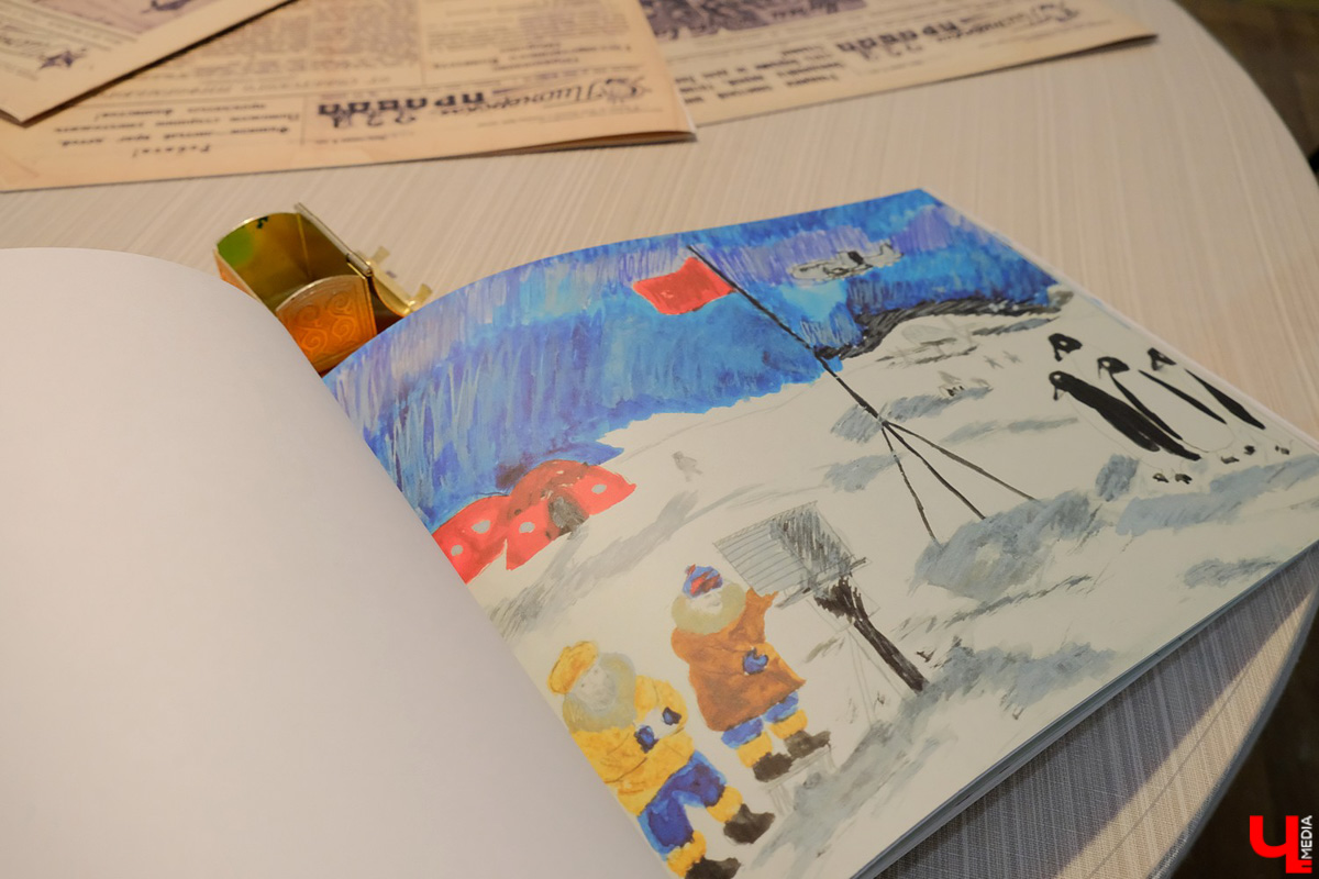 Побывали вчера на открытии новой экспозиции в МЦ «Палаты», где представлены уникальные предметы быта советских детей. Выставка охватывает период с 1930 по 1980 годы и вызывает неподдельное чувство ностальгии.