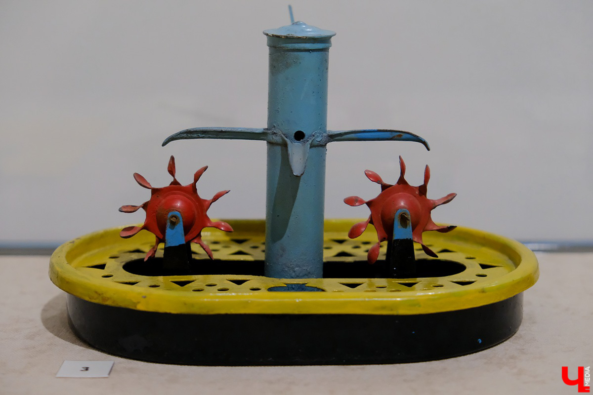 Побывали вчера на открытии новой экспозиции в МЦ «Палаты», где представлены уникальные предметы быта советских детей. Выставка охватывает период с 1930 по 1980 годы и вызывает неподдельное чувство ностальгии.