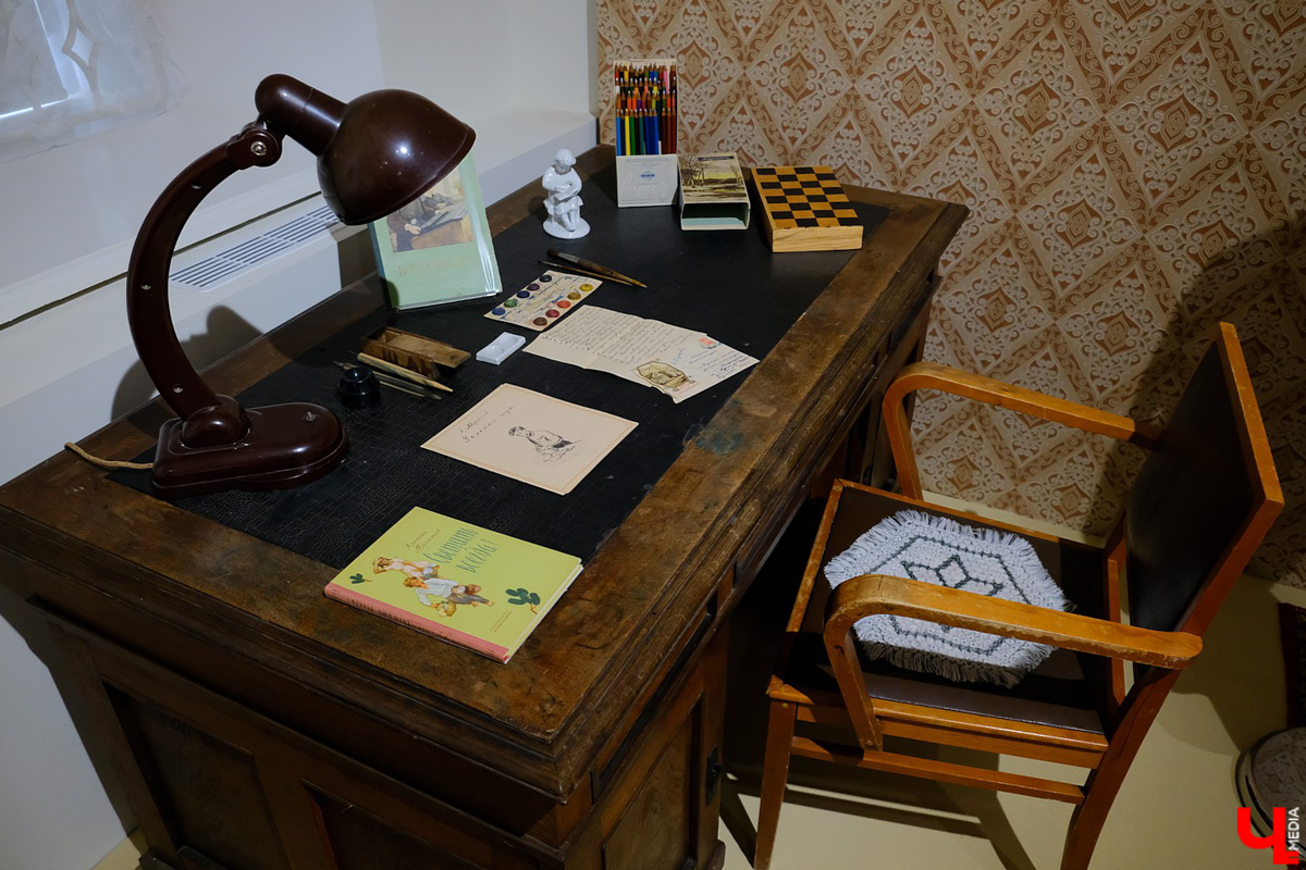 Побывали вчера на открытии новой экспозиции в МЦ «Палаты», где представлены уникальные предметы быта советских детей. Выставка охватывает период с 1930 по 1980 годы и вызывает неподдельное чувство ностальгии.