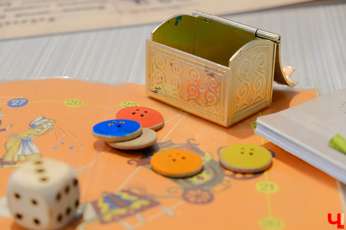 Побывали вчера на открытии новой экспозиции в МЦ «Палаты», где представлены уникальные предметы быта советских детей. Выставка охватывает период с 1930 по 1980 годы и вызывает неподдельное чувство ностальгии.