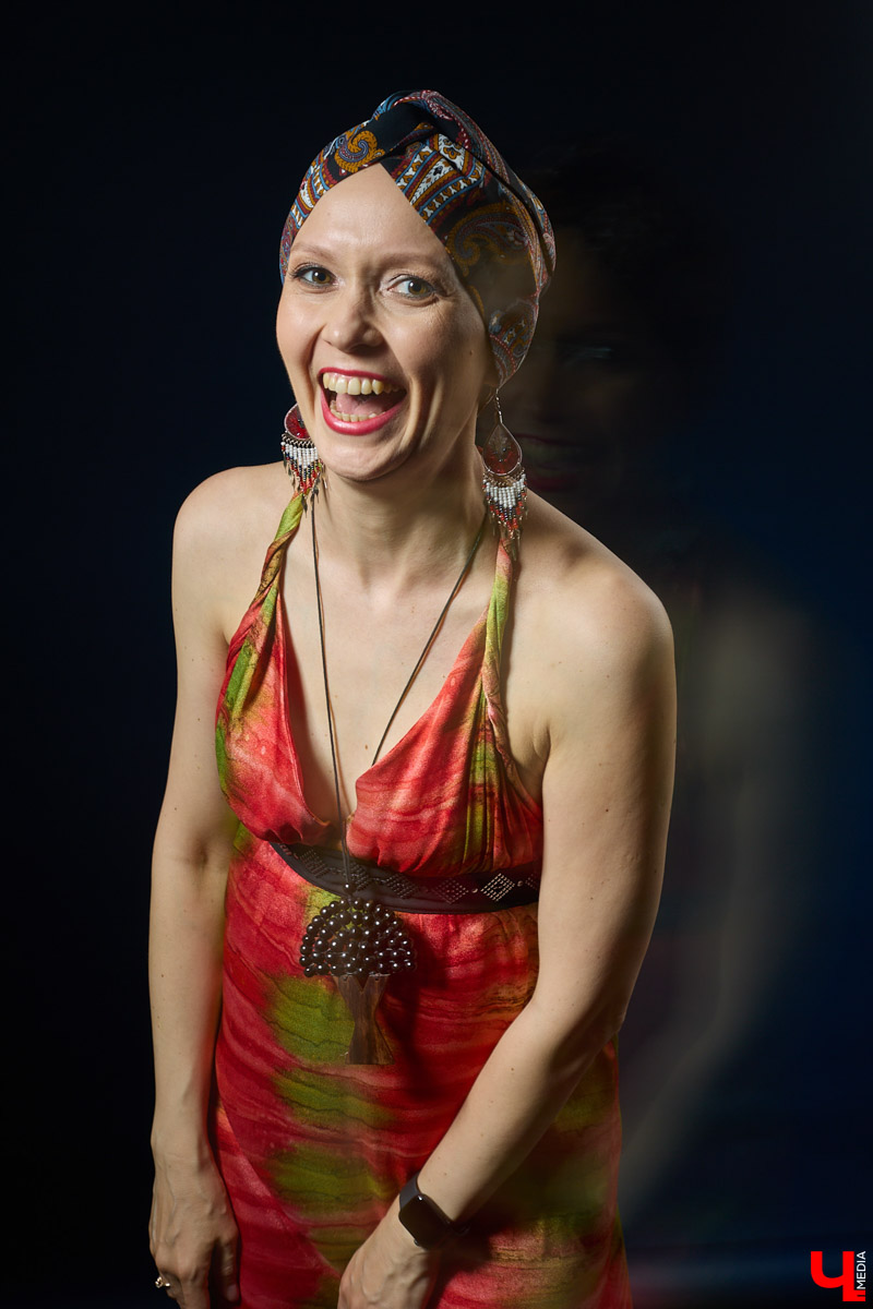 Как не растерять жизнелюбие, узнав о страшном диагнозе? Перебираем гардероб ZUMBA-инструктора Люси Пашковской, заряжаясь смелостью и женственностью.