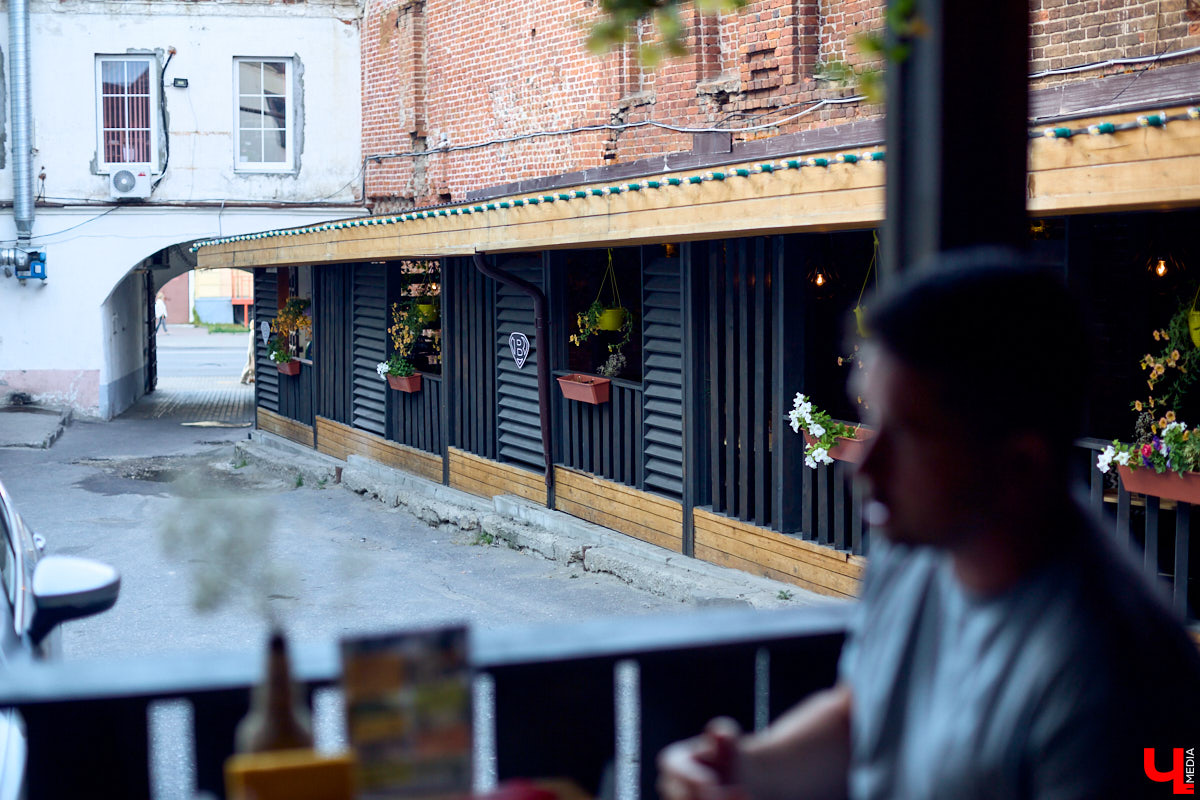 Ресторатор Александр Юрьев рассказал «Ключ-Медиа» о нелогичных запретах в период пандемии и о том, что поможет справиться с окончательным закрытием заведений общепита в городе.