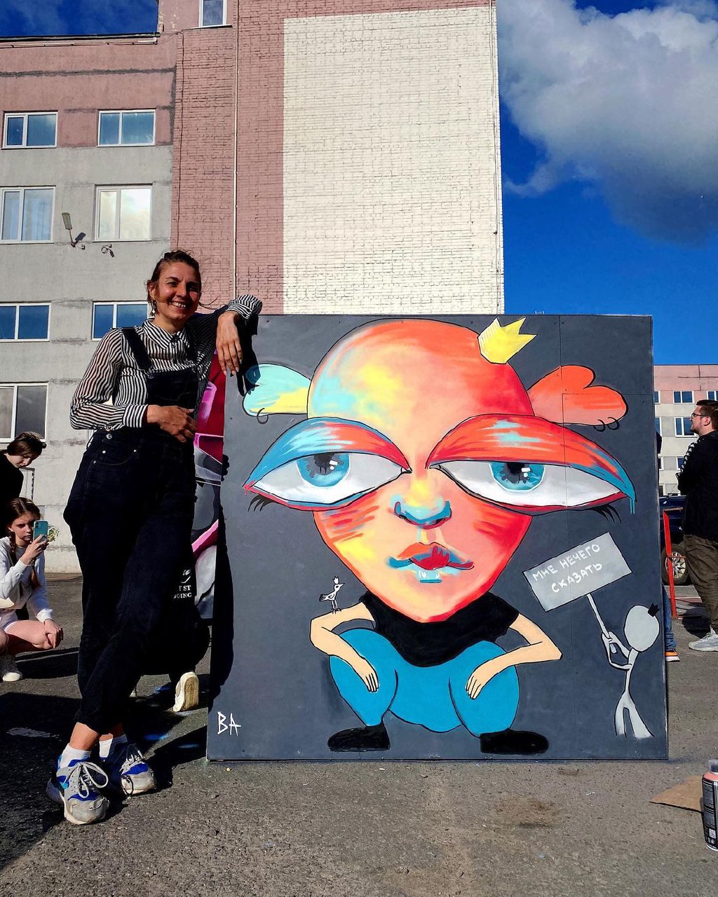 Теперь в центре Владимира можно обнаружить еще одну интересную локацию. Более 20 граффити-работ появились там благодаря местным художникам: здесь и мультяшные персонажи, и отсылка к городской айдентике, и «народное творчество» в тегах. «Ключ-Медиа» побывал на открытии фестиваля уличного искусства 33zagfest и готов рассказать, как это было!