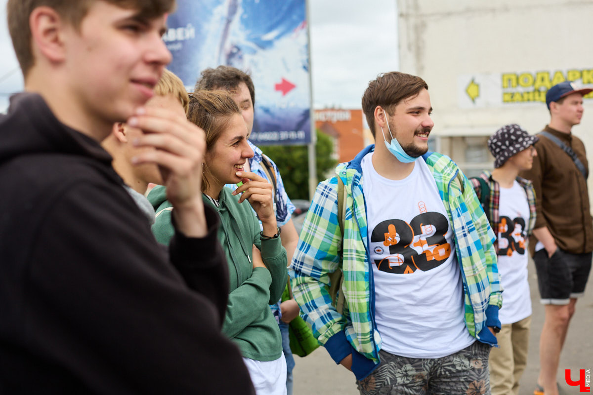 Теперь в центре Владимира можно обнаружить еще одну интересную локацию. Более 20 граффити-работ появились там благодаря местным художникам: здесь и мультяшные персонажи, и отсылка к городской айдентике, и «народное творчество» в тегах. «Ключ-Медиа» побывал на открытии фестиваля уличного искусства 33zagfest и готов рассказать, как это было!