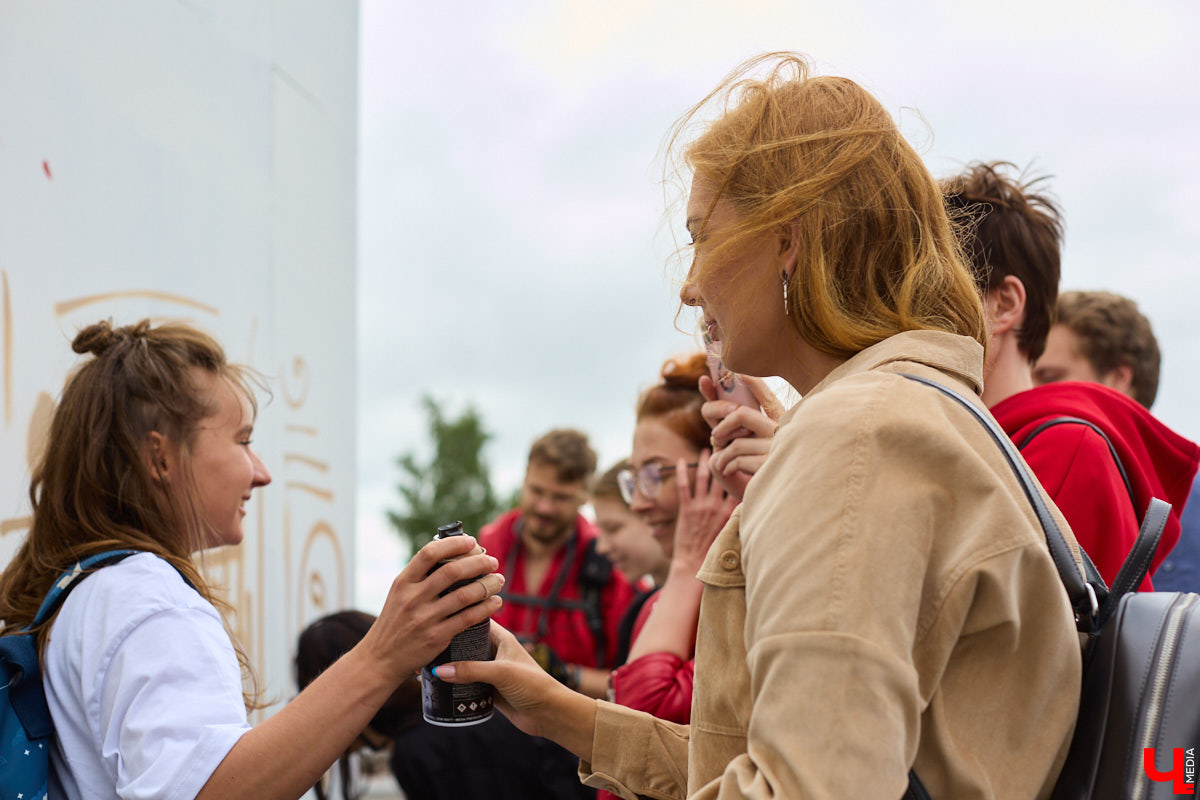 Теперь в центре Владимира можно обнаружить еще одну интересную локацию. Более 20 граффити-работ появились там благодаря местным художникам: здесь и мультяшные персонажи, и отсылка к городской айдентике, и «народное творчество» в тегах. «Ключ-Медиа» побывал на открытии фестиваля уличного искусства 33zagfest и готов рассказать, как это было!
