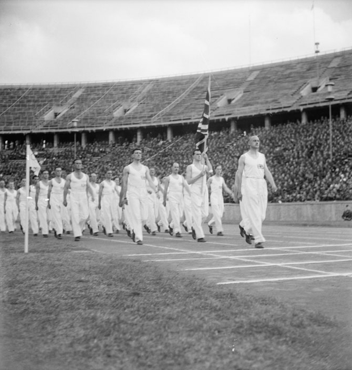 Можно ли футболом гордиться? Да, если вы живете… Нет, не в Бразилии. Во Владимирской области. У нас в регионе тоже случались невероятные спортивные подвиги.