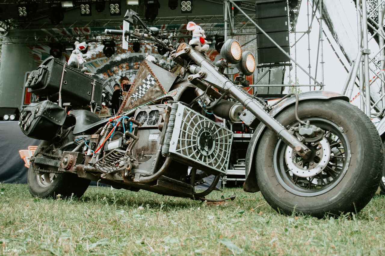 В эти выходные в Суздале прошел традиционный Blues-Bike Festival – ежегодно одно из ярчайших событий мотосезона объединяет байкеров со всего мира.