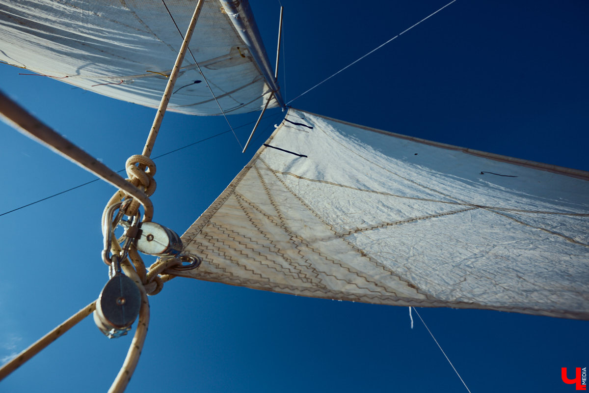 В акватории Содышки устраивают речные прогулки на парусном катамаране. «Ключ-Медиа» с помощью Кипера-шкипера провел тест-драйв этого плавсредства.