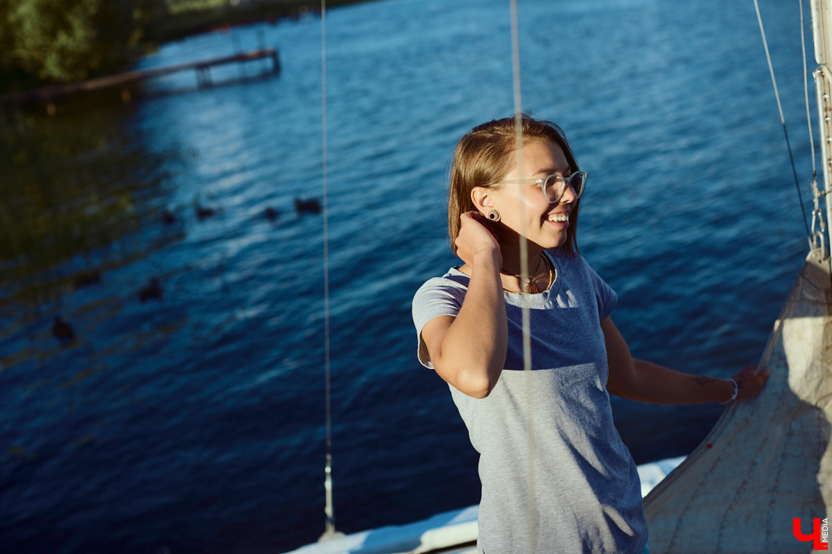 В акватории Содышки устраивают речные прогулки на парусном катамаране. «Ключ-Медиа» с помощью Кипера-шкипера провел тест-драйв этого плавсредства.