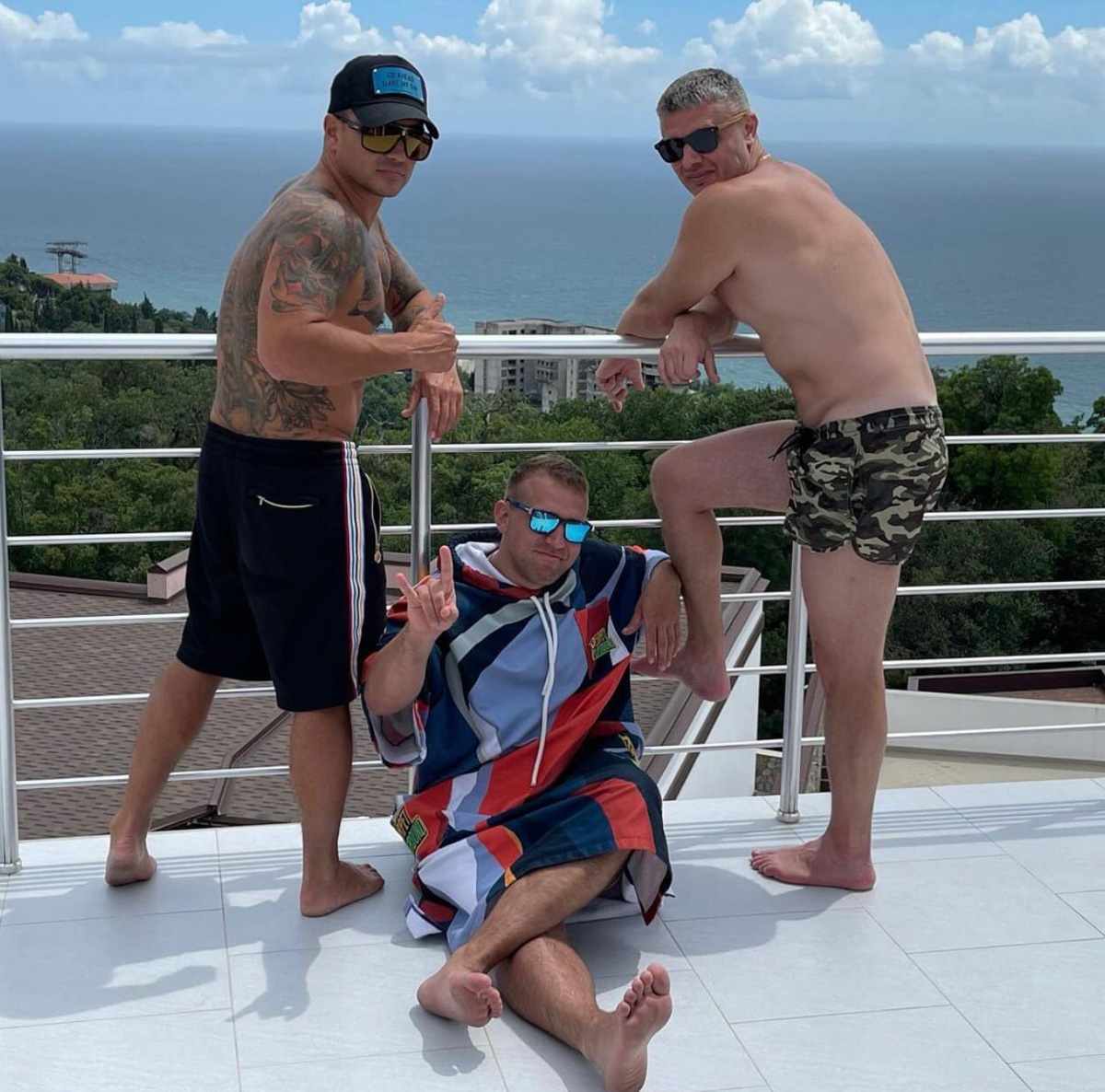 Сезон отпусков в самом разгаре, и многие владимирцы решили отправиться поближе к морю. Кто где отдыхает этим летом — смотрите в нашей новой инстаграм-подборке.