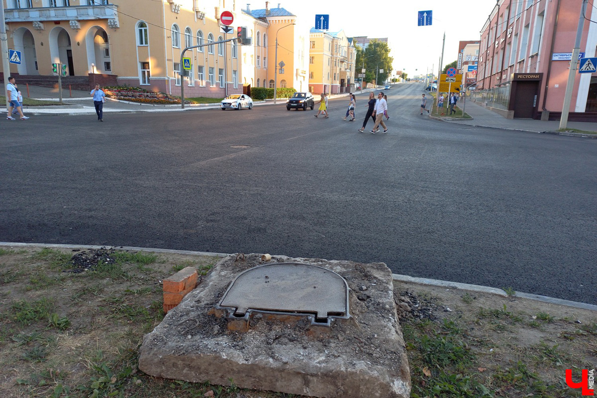 Во Владимире идет дорожный ремонт на нескольких улицах. Строят как новые участки, так и ремонтируют старые. Как проходит процесс и успевают ли рабочие в срок?