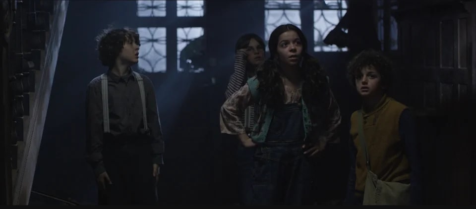 Рестораны, кафе, салоны красоты, фитнес-клубы и кинотеатры Владимира сейчас вовлечены в борьбу не за прибыль, а за выживание. Новая волна ограничений при всех ее «послаблениях» может оказаться губительной, ведь сегодня уже пала ее первая жертва.