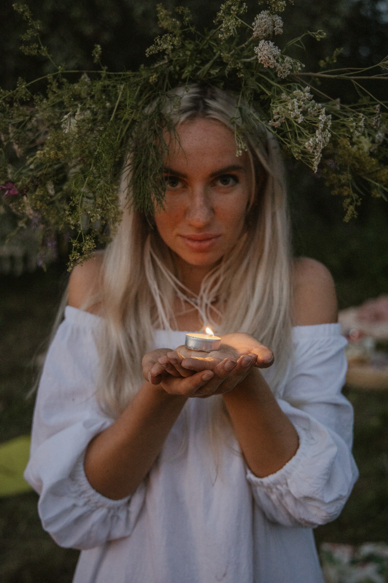 Как представительницам слабого пола вернуться в ресурсное состояние? Вспомнить о своей природе. И особый, женский круг, может в этом помочь.