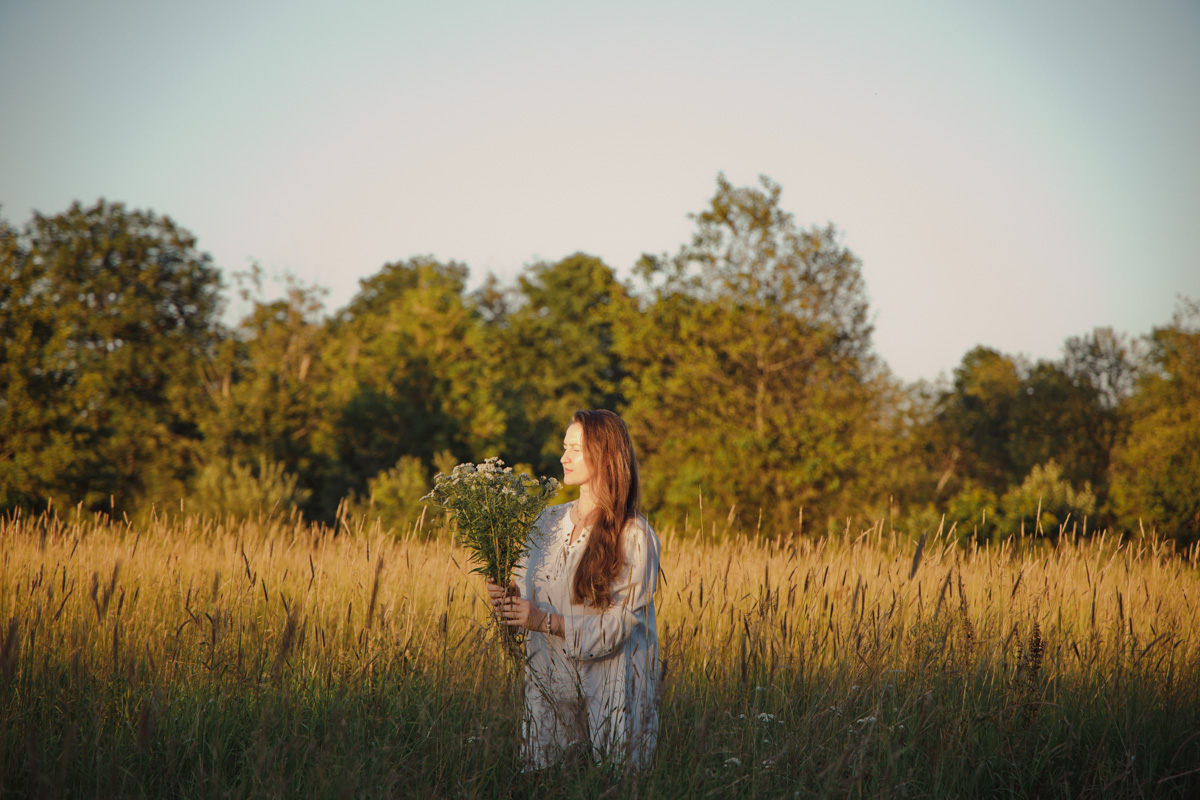 Как представительницам слабого пола вернуться в ресурсное состояние? Вспомнить о своей природе. И особый, женский круг, может в этом помочь.