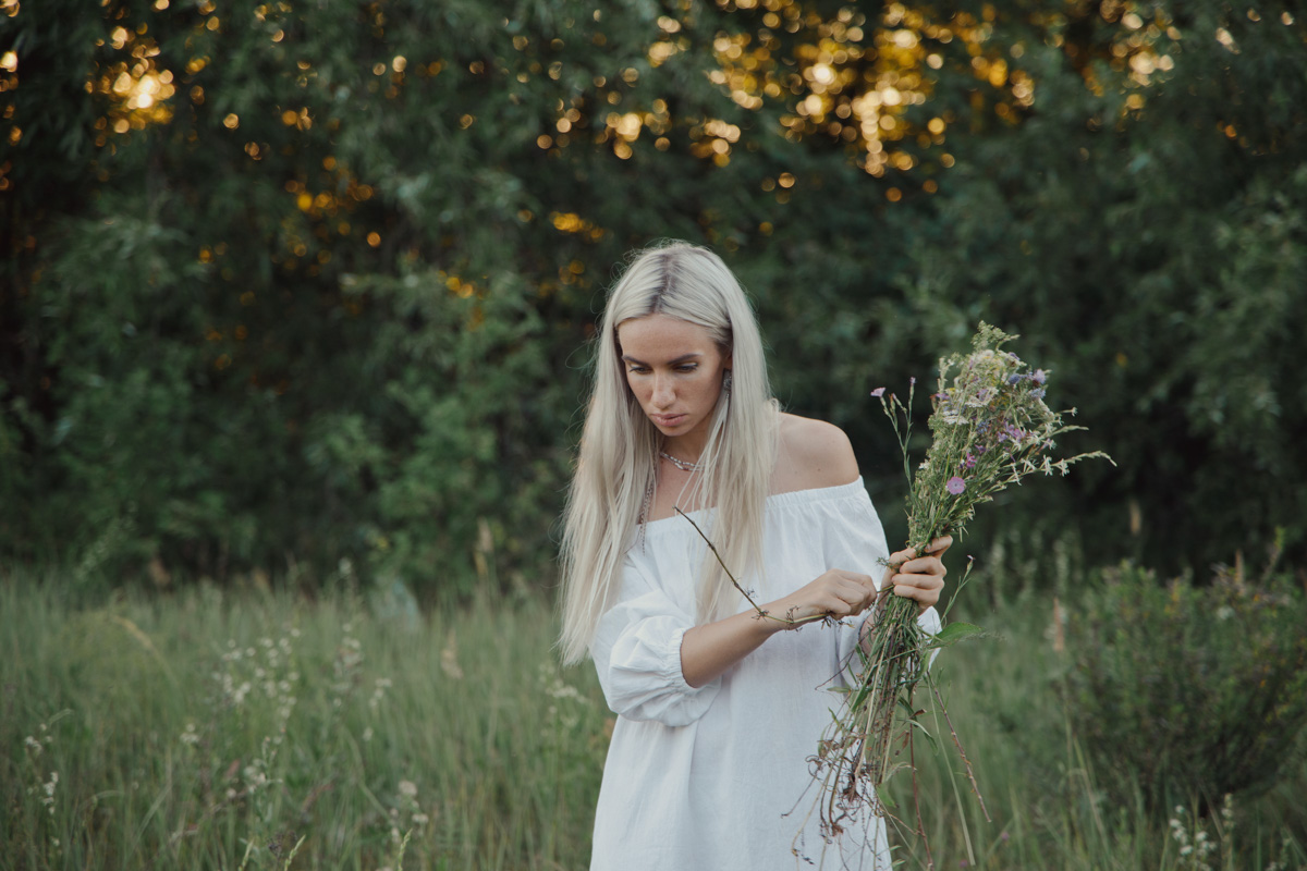 Как представительницам слабого пола вернуться в ресурсное состояние? Вспомнить о своей природе. И особый, женский круг, может в этом помочь.