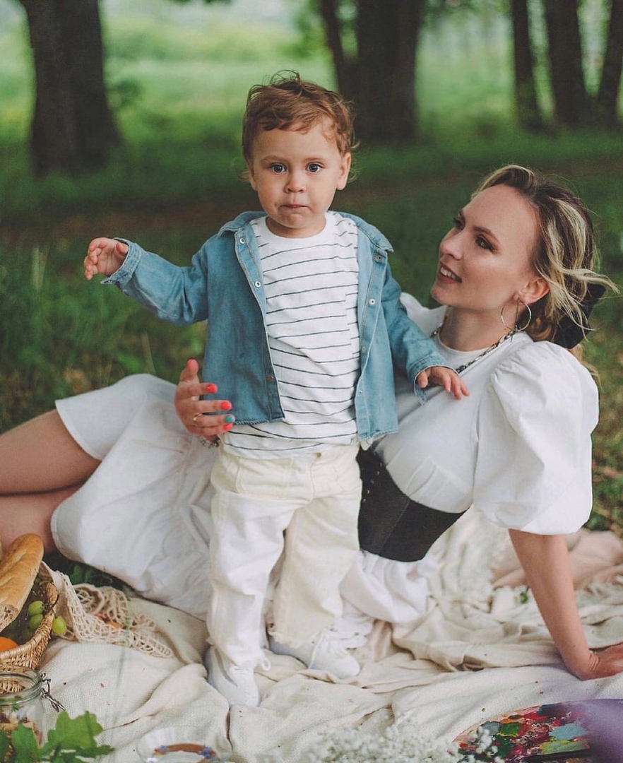 AR-маски – настоящий тренд современности. Изначально они были лишь развлечением, но потом стали буквально главным инструментом продвижения личного бренда в Instagram. Олеся Журавлева из Владимира год назад как раз стала автором популярных фильтров, которыми теперь пользуются именитые блогеры, предприниматели и звезды шоу-биза. 