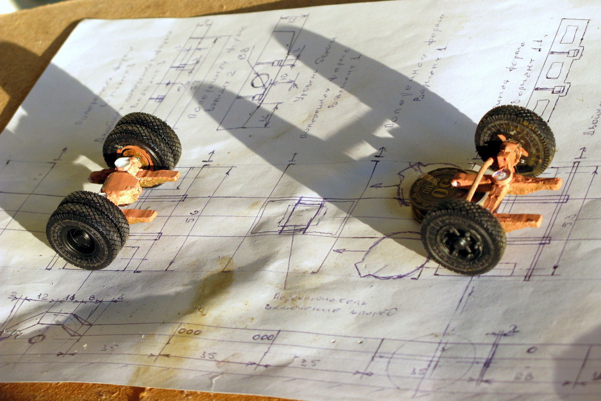 У Александра Бранникова дома хранятся 7 троллейбусов. И это не квартира такая большая, а троллейбусы маленькие. Модели выполнены в масштабах 1 к 47 и 1 к 200. Об удивительном увлечении мы расспросили мастера.