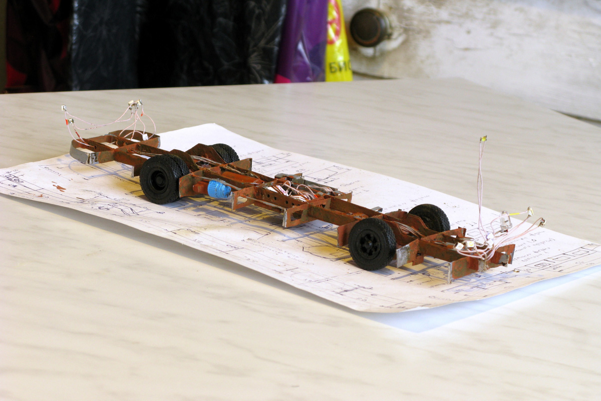 У Александра Бранникова дома хранятся 7 троллейбусов. И это не квартира такая большая, а троллейбусы маленькие. Модели выполнены в масштабах 1 к 47 и 1 к 200. Об удивительном увлечении мы расспросили мастера.