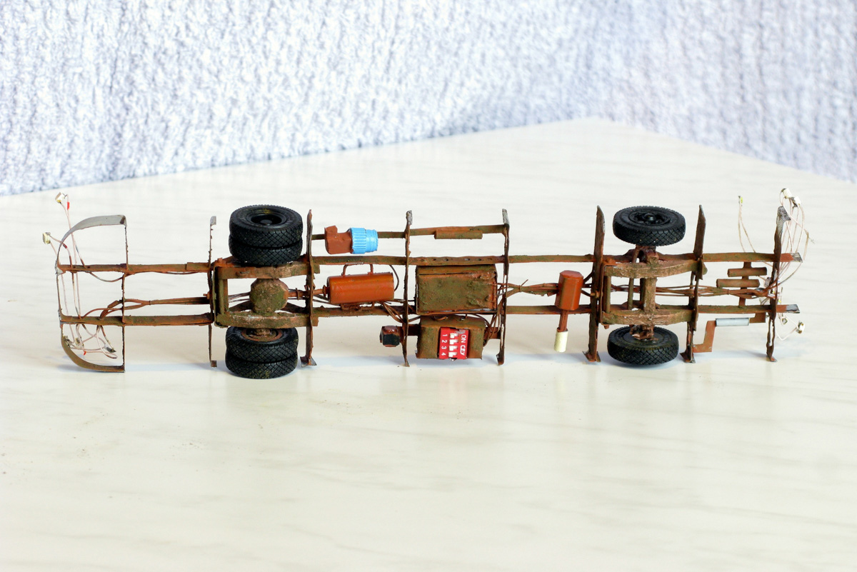 У Александра Бранникова дома хранятся 7 троллейбусов. И это не квартира такая большая, а троллейбусы маленькие. Модели выполнены в масштабах 1 к 47 и 1 к 200. Об удивительном увлечении мы расспросили мастера.