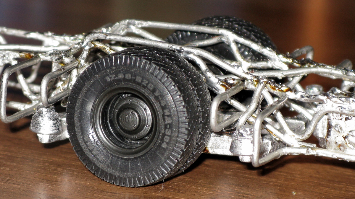 У Александра Бранникова дома хранятся 7 троллейбусов. И это не квартира такая большая, а троллейбусы маленькие. Модели выполнены в масштабах 1 к 47 и 1 к 200. Об удивительном увлечении мы расспросили мастера.