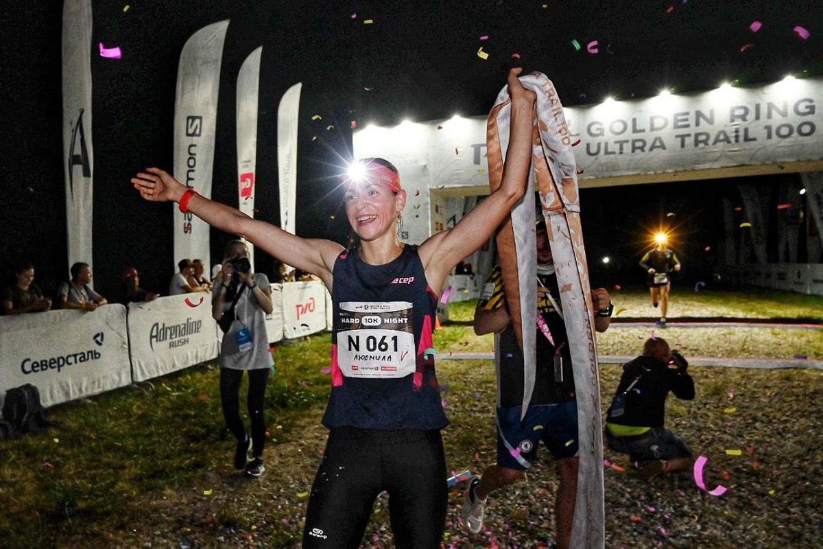 В эти выходные в Суздале прошел традиционный бег по пересеченной местности с элементами кросса на различные дистанции. Три дня 4233 спортсмена преодолевали склоны, леса, поля, аномальную жару, тем самым проверяя себя на прочность.