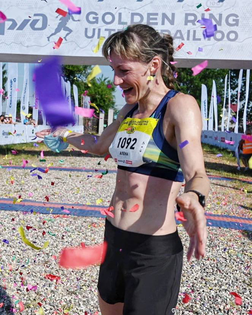 В эти выходные в Суздале прошел традиционный бег по пересеченной местности с элементами кросса на различные дистанции. Три дня 4233 спортсмена преодолевали склоны, леса, поля, аномальную жару, тем самым проверяя себя на прочность.