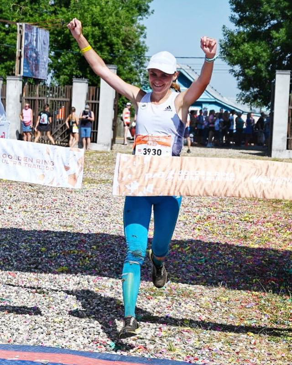 В эти выходные в Суздале прошел традиционный бег по пересеченной местности с элементами кросса на различные дистанции. Три дня 4233 спортсмена преодолевали склоны, леса, поля, аномальную жару, тем самым проверяя себя на прочность.