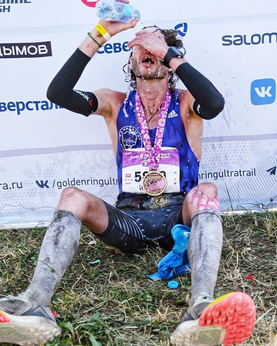 В эти выходные в Суздале прошел традиционный бег по пересеченной местности с элементами кросса на различные дистанции. Три дня 4233 спортсмена преодолевали склоны, леса, поля, аномальную жару, тем самым проверяя себя на прочность.