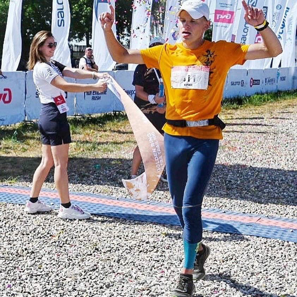 В эти выходные в Суздале прошел традиционный бег по пересеченной местности с элементами кросса на различные дистанции. Три дня 4233 спортсмена преодолевали склоны, леса, поля, аномальную жару, тем самым проверяя себя на прочность.