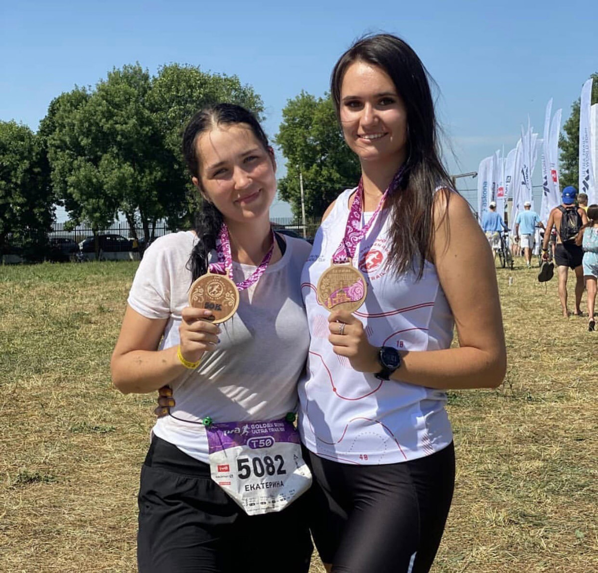 В эти выходные в Суздале прошел традиционный бег по пересеченной местности с элементами кросса на различные дистанции. Три дня 4233 спортсмена преодолевали склоны, леса, поля, аномальную жару, тем самым проверяя себя на прочность.