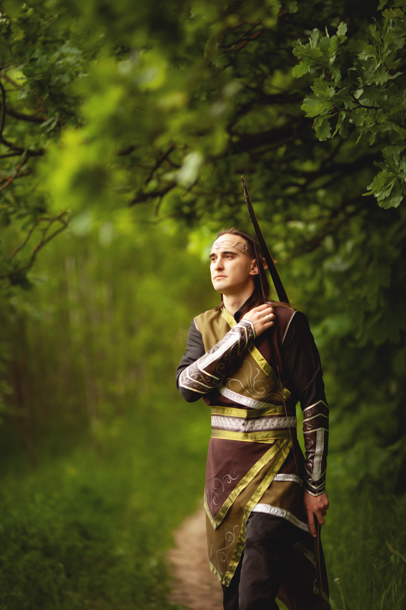 Этим летом владимирские фотографы и модели выбрались на природу, чтобы примерить на себя образы светлых и темных духов.