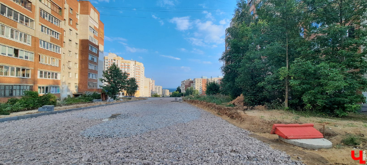 Где-то техника уже шумит и строит. Где-то гула «тяжелой артиллерии» еще только ждут. Посмотрели, как обстоят дела на нескольких важных для города объектах.