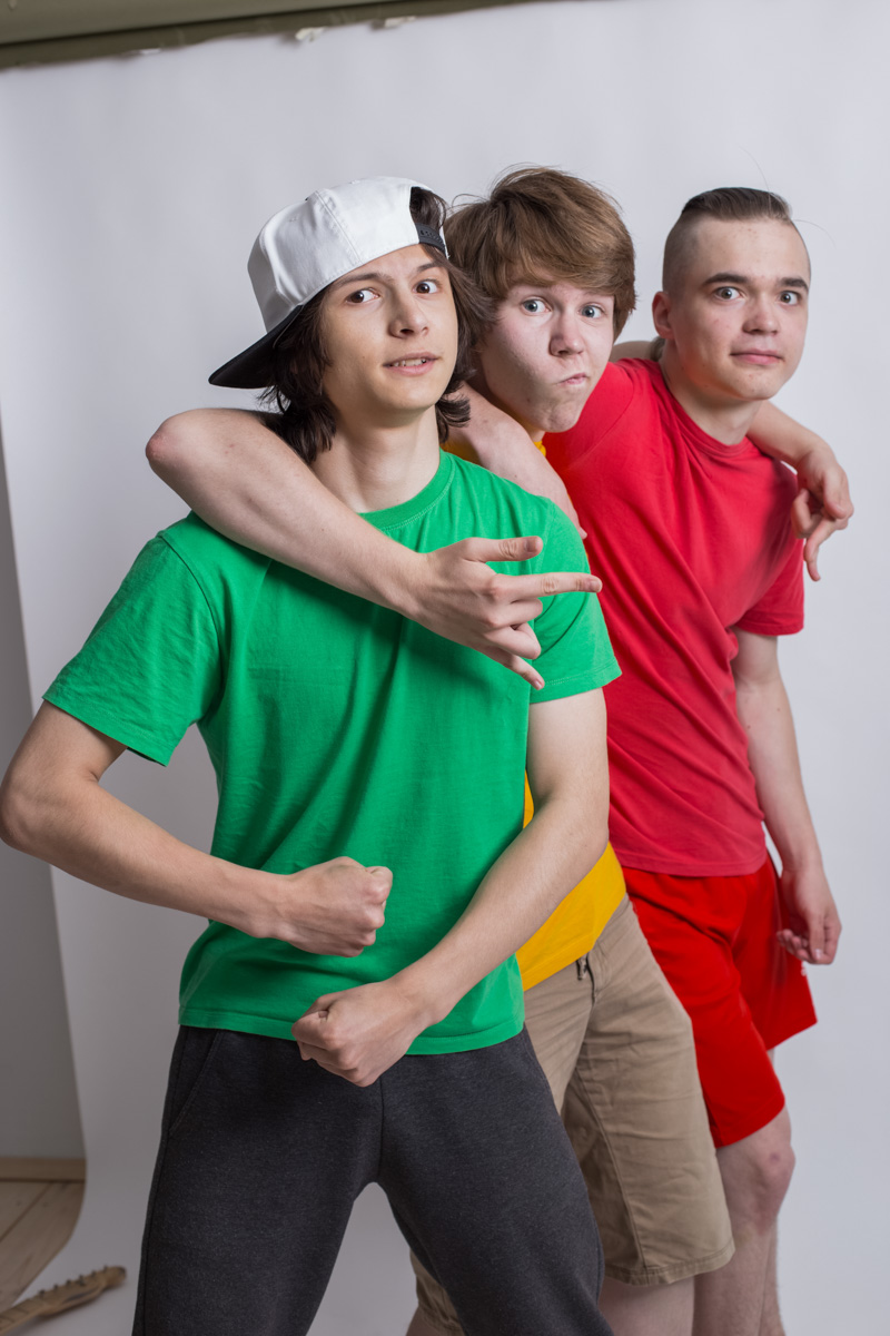 Знакомимся с неутомимыми парнями, некогда вдохновлявшимися творчеством американцев Red Hot Chili Peppers, а теперь нашедшими собственное звучание.