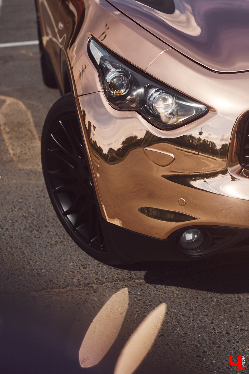 Бизнес-леди Юлия Берг рассказала о своем личном источнике позитива - новой Infiniti с оригинальным тюнингом.