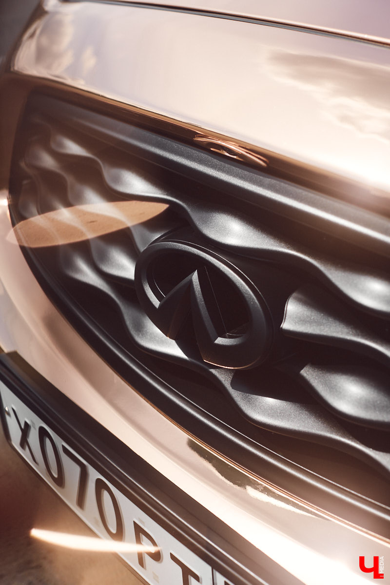 Бизнес-леди Юлия Берг рассказала о своем личном источнике позитива - новой Infiniti с оригинальным тюнингом.