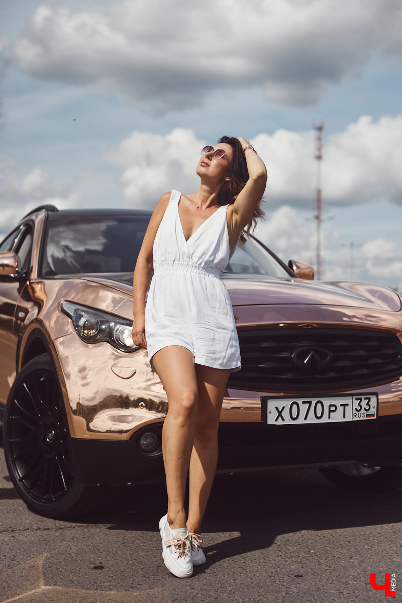 Бизнес-леди Юлия Берг рассказала о своем личном источнике позитива - новой Infiniti с оригинальным тюнингом.