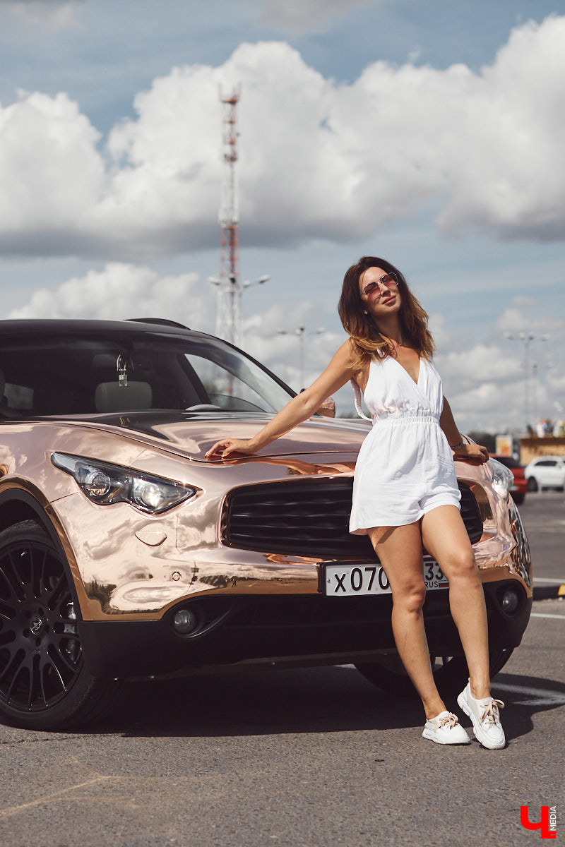 Бизнес-леди Юлия Берг рассказала о своем личном источнике позитива - новой Infiniti с оригинальным тюнингом.