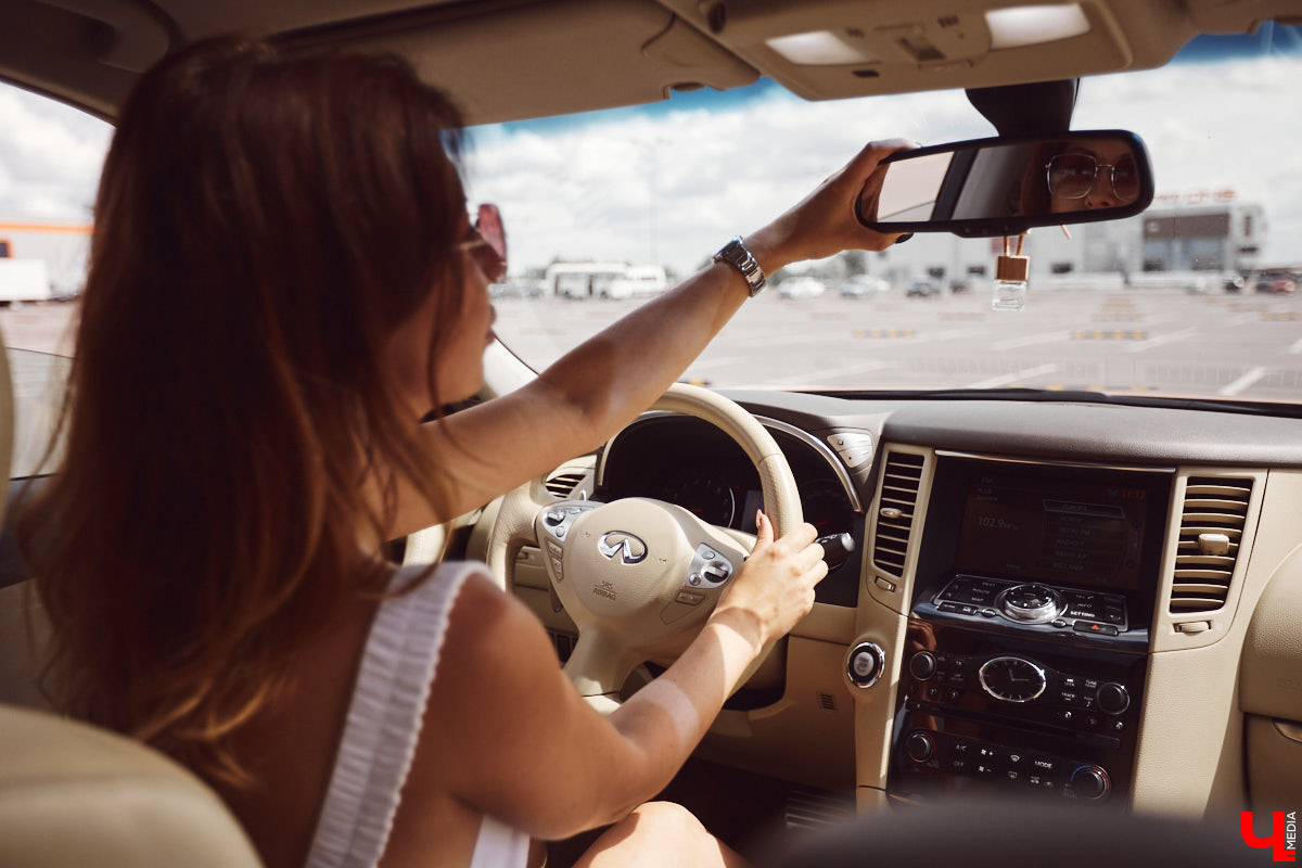 Бизнес-леди Юлия Берг рассказала о своем личном источнике позитива - новой Infiniti с оригинальным тюнингом.