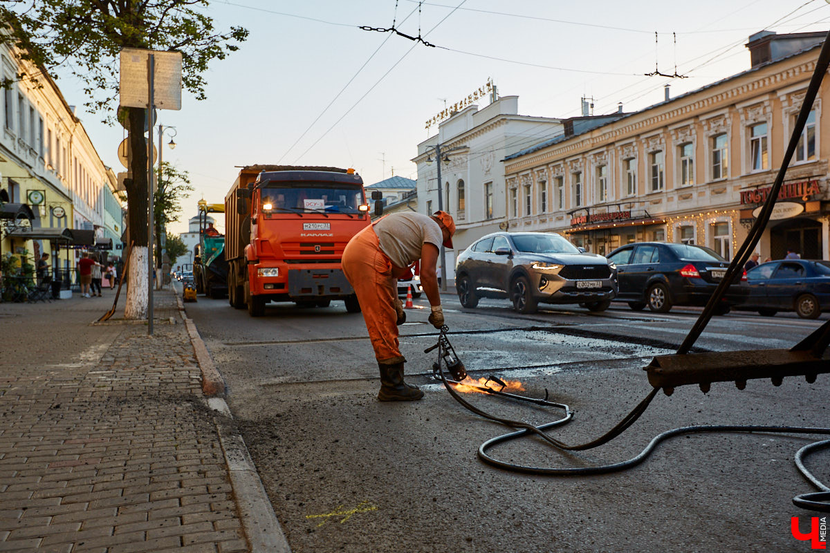На одном из самых опасных переходов в центре, наконец, появились искусственные барьеры. Что об этом думают урбанисты, и какие еще дорожные новинки появились в городе?