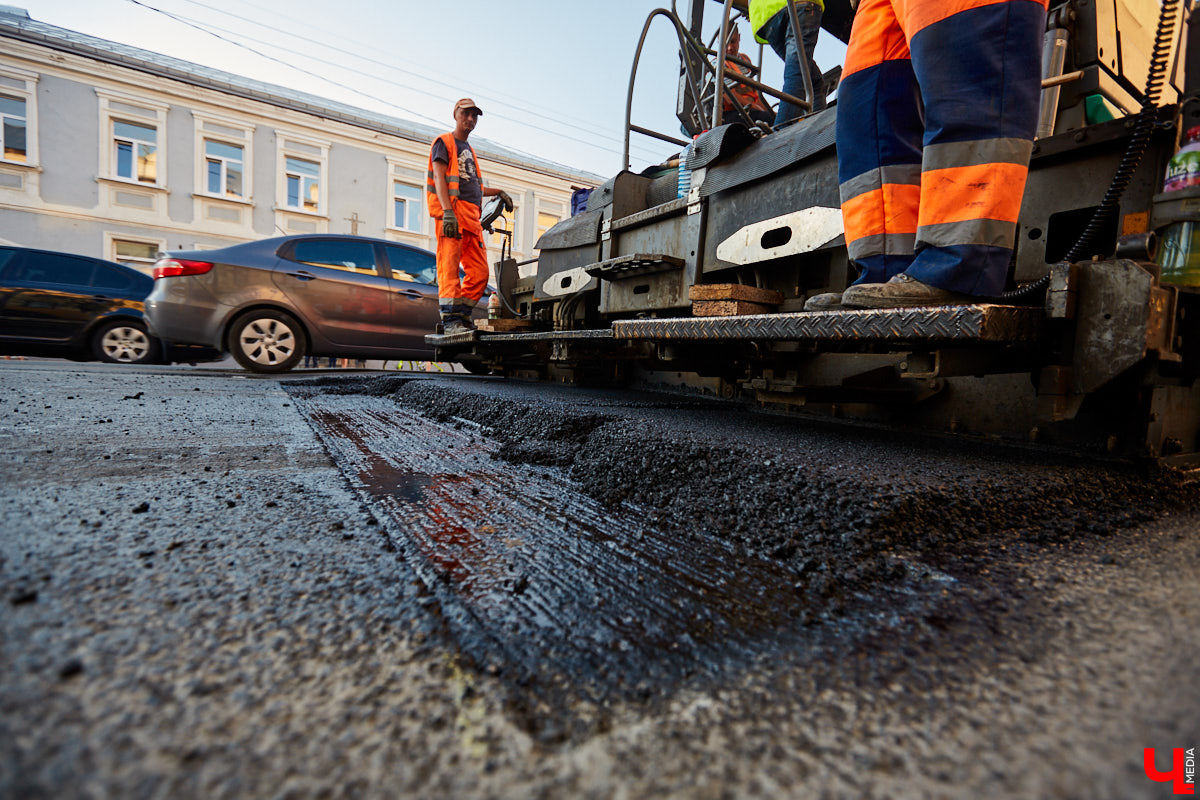 На одном из самых опасных переходов в центре, наконец, появились искусственные барьеры. Что об этом думают урбанисты, и какие еще дорожные новинки появились в городе?