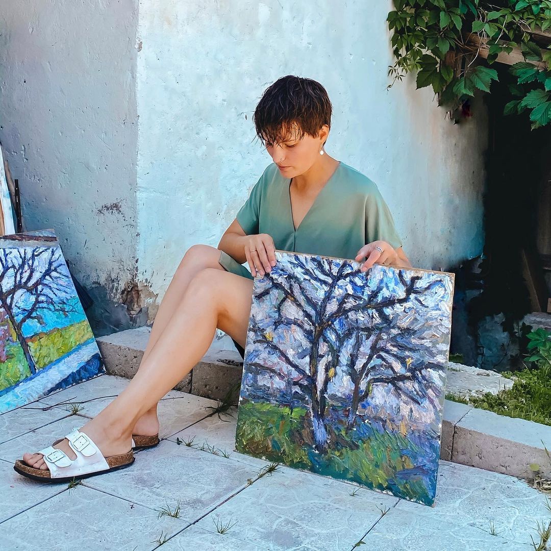 Знакомимся с творческой семьей Ёжкиных, которая организует тревел-пленэры по области и готовится осуществить давнюю мечту - открыть собственную студию живописи.