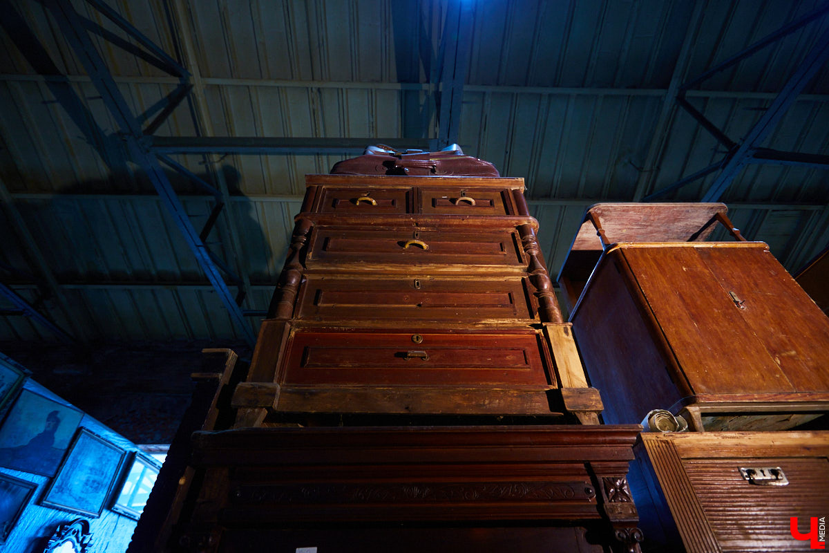 Конструктивизм, сталинский классицизм, советский модернизм — три основных периода архитектуры прошлого столетия. Какое влияние они оказали на дизайн мебели и интерьера?